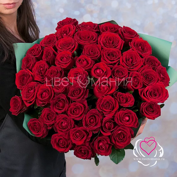 Купить Букет из 51 красной розы 50 см (Россия) в упаковке в  с бесплатной доставкой: цена, фото, описание