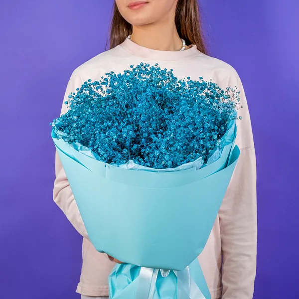 Букет из синих гипсофил