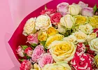 Купить Букет «19 кустовых роз микс» (Кения) в  с бесплатной доставкой: цена, фото, описание