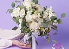 Купить Белый свадебный букет из роз и астильбы в  с бесплатной доставкой: цена, фото, описание