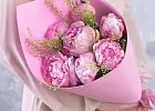 Купить Букет из 7 розовых пионов (Премиум) с тиласпией в Санкт-Петербурге с бесплатной доставкой: цена, фото, описание