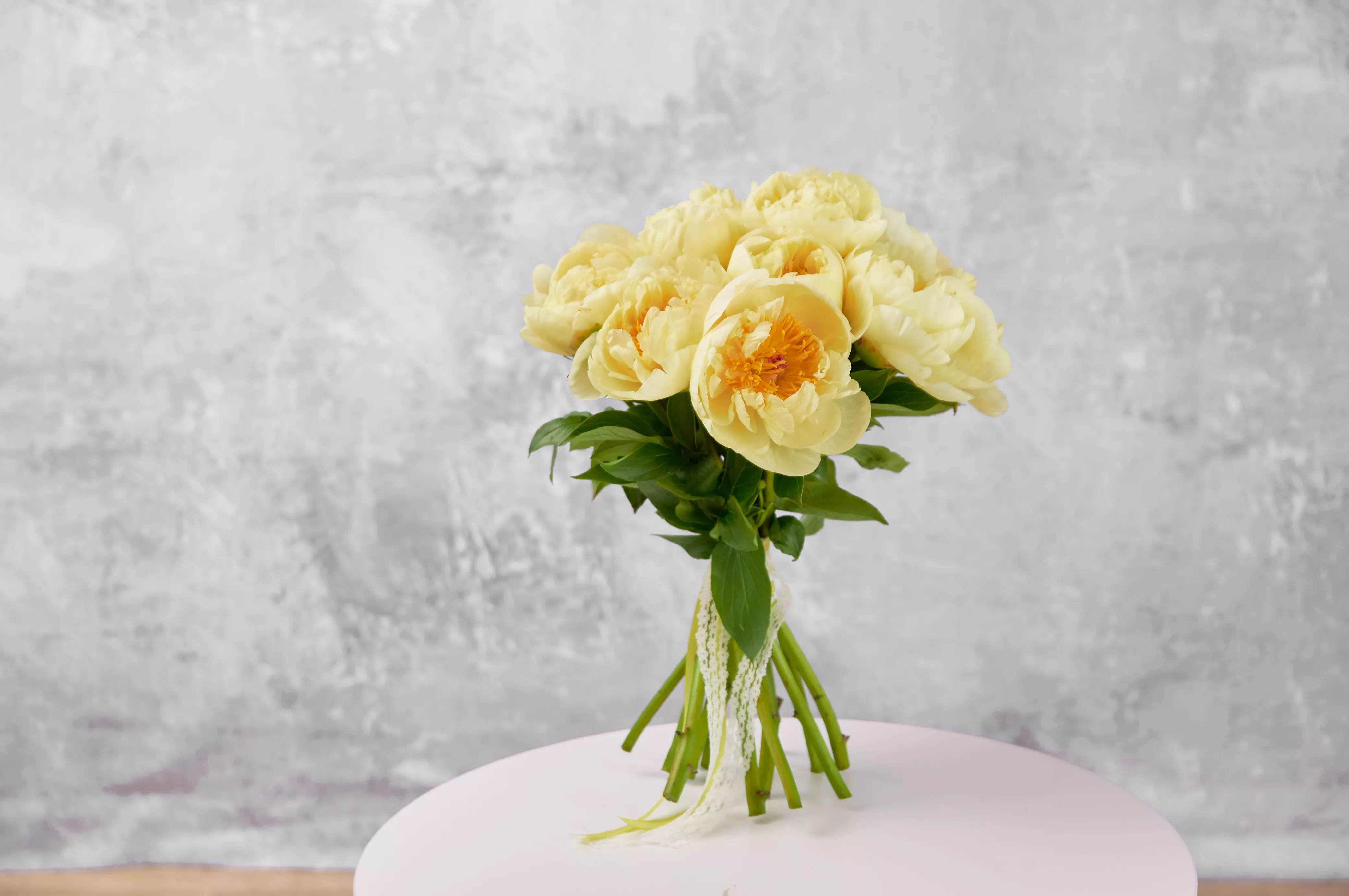 Детский букет: какие цветы подарить малышу?