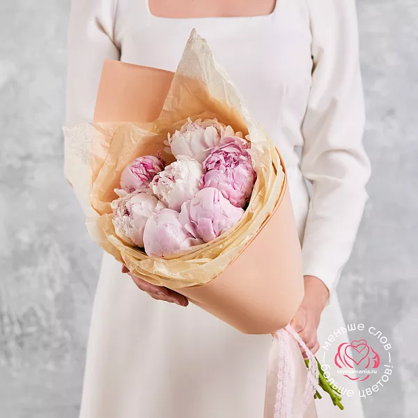 Купить Букет из 7 розовых пионов (Премиум) в Санкт-Петербурге с бесплатной доставкой: цена, фото, описание