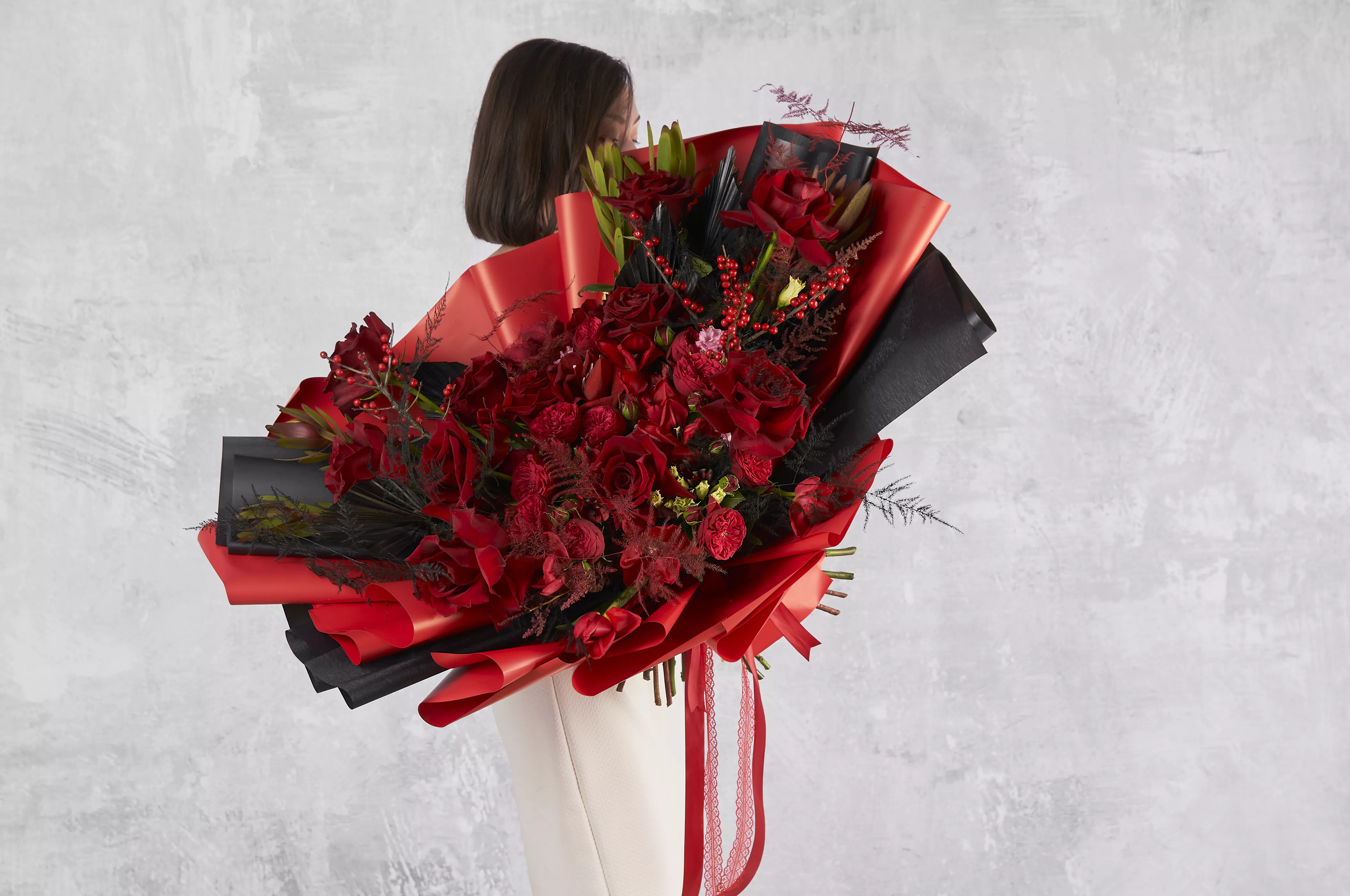 Что подарить девушке на 14 февраля?