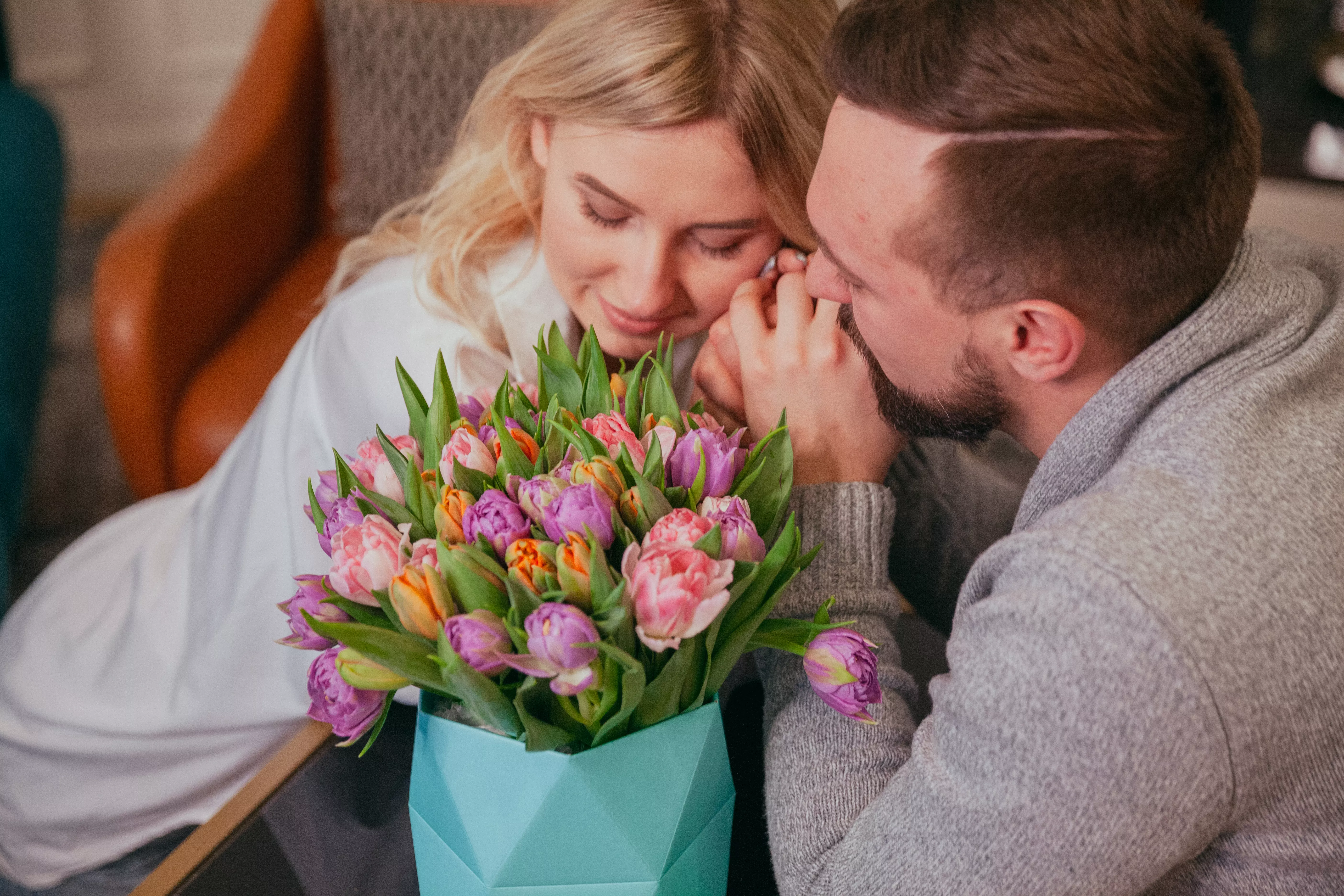 Букет на 14 февраля: какие цветы выбрать?