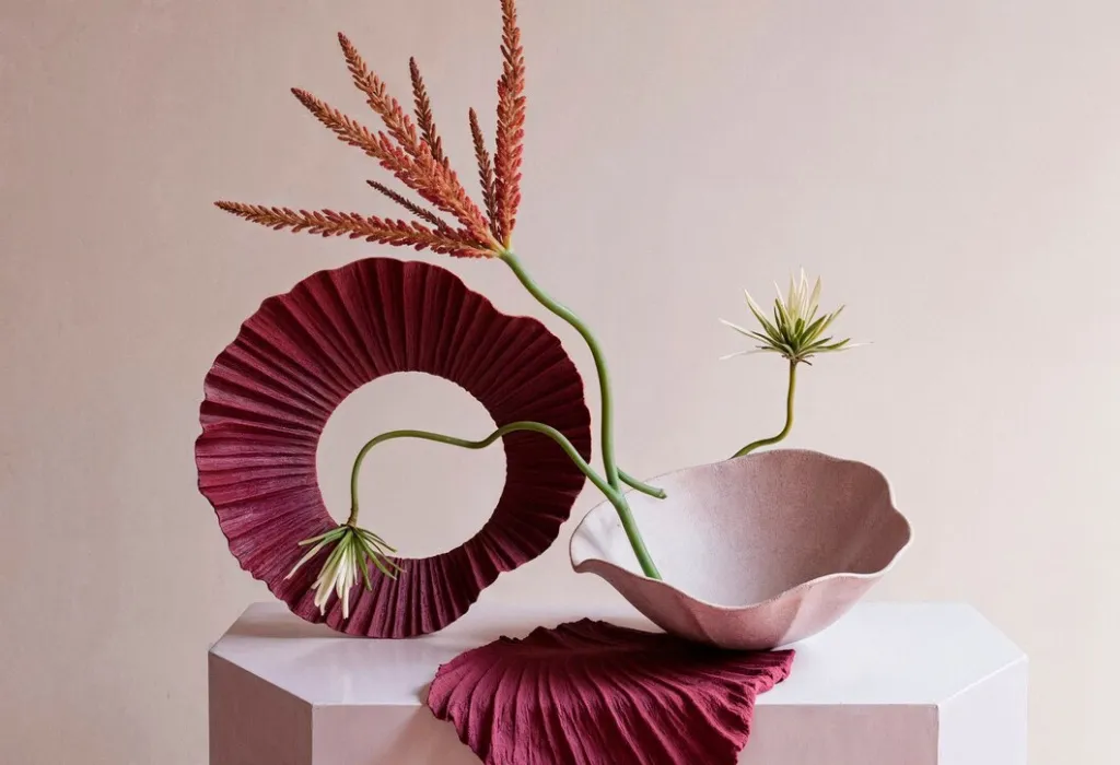 abstract-floral-design-studio_23-2151910696.jpg