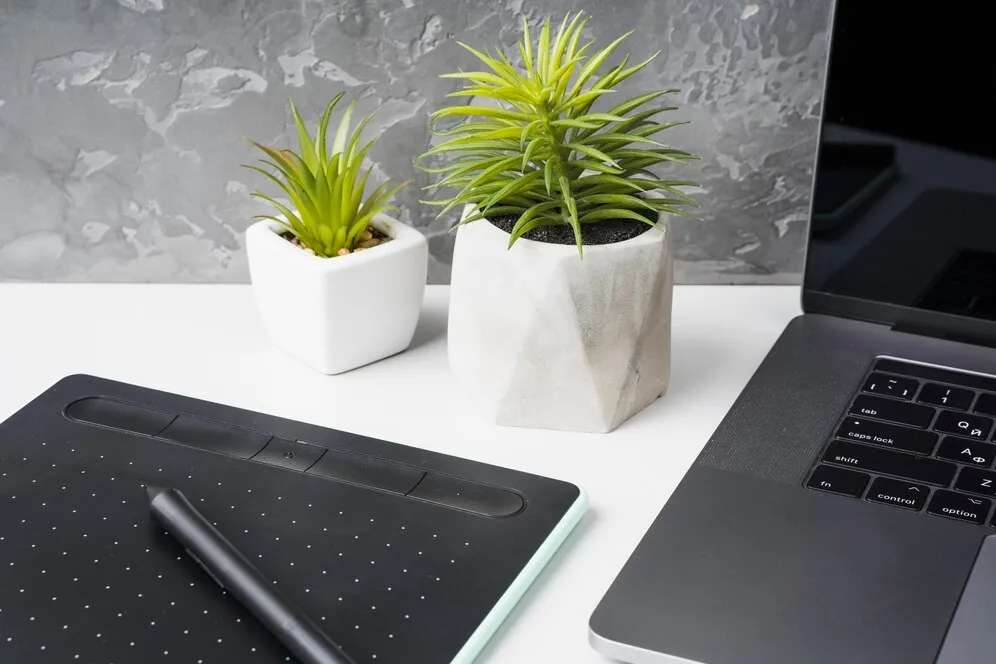 close-up-devices-decor-plants_23-2148223253.jpg