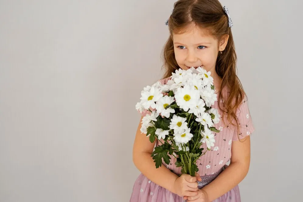 front-view-little-girl-holding-bouquet-spring-flowers-with-copy-space_23-2148834881.jpg front-view-little-girl-holding-bouquet-spring-flowers-with-copy-space_23-2148834881.jpg