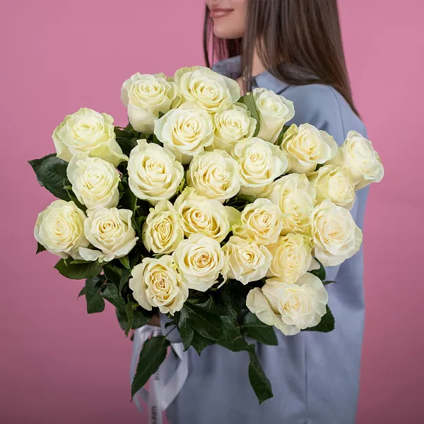 Купить Белая роза (Эквадор) 70 см в  с бесплатной доставкой: цена, фото, описание