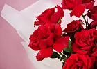 Купить Букет из 25 красных французских роз в  с бесплатной доставкой: цена, фото, описание