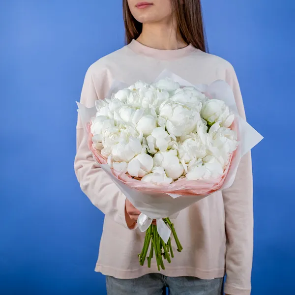 Купить Букет из 21 белого пиона (Премиум) в  с бесплатной доставкой: цена, фото, описание