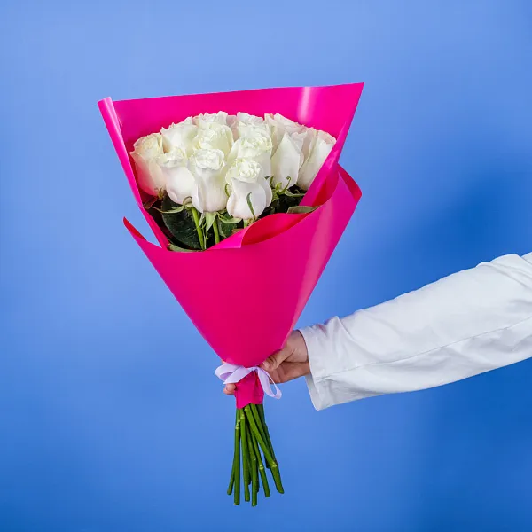 Купить Букет из 13 белых роз 50 см (Эквадор) в  с бесплатной доставкой: цена, фото, описание