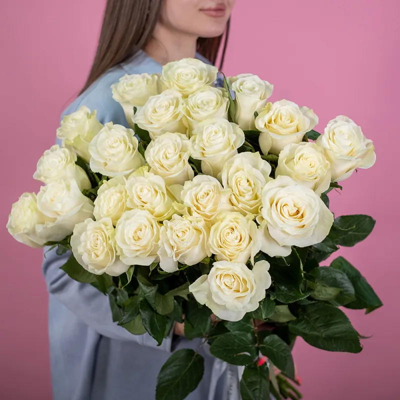 Букет из 25 белых роз 60-70 см (Эквадор)