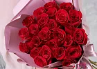 Купить Букет из 25 красных роз 40 см (Эквадор) в упаковке в  с бесплатной доставкой: цена, фото, описание