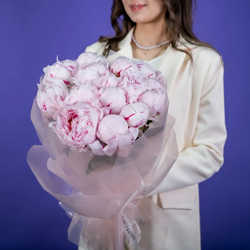 Букет из 15 розовых пионов (Премиум)
