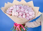 Купить Букет из 50 розовых пионов (Премиум) в  с бесплатной доставкой: цена, фото, описание