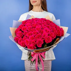 Купить Букет из 60 розовых роз 50 см (Эквадор) в  с бесплатной доставкой: цена, фото, описание