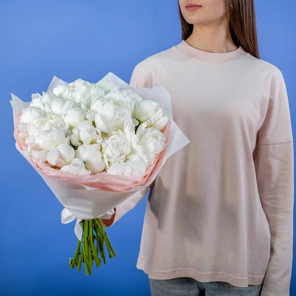 Купить Букет из 21 белого пиона (Премиум) в  с бесплатной доставкой: цена, фото, описание