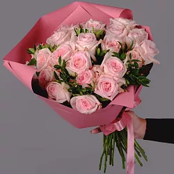 Купить Букет «25 пионовидных розовых роз» в  с бесплатной доставкой: цена, фото, описание