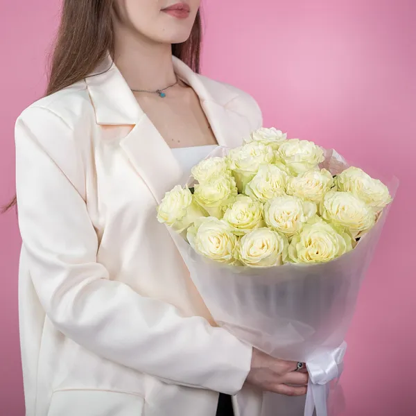 Купить Букет из 15 белых роз 40-50 см  (Эквадор) в  с бесплатной доставкой: цена, фото, описание