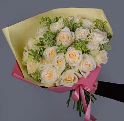 Купить Букет «25 пионовидных белых роз» в  с бесплатной доставкой: цена, фото, описание