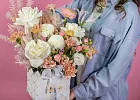Купить Корзина с цветами «Вернисаж» в  с бесплатной доставкой: цена, фото, описание