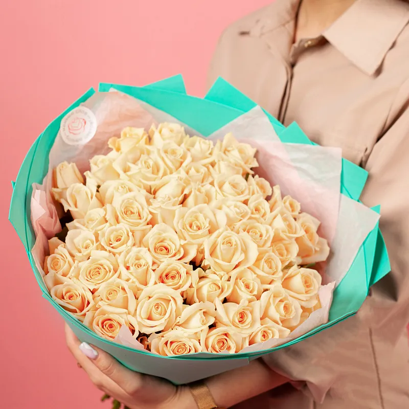 Букет из 51 кремовой розы 50 см (Россия)