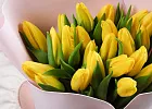 Купить Букет 25 жёлтых тюльпанов в Санкт-Петербурге с бесплатной доставкой: цена, фото, описание