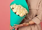 Купить Букет из 25 белых роз 50 см (Россия) в  с бесплатной доставкой: цена, фото, описание
