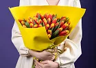 Купить Букет 51 красно-жёлтый тюльпан в  с бесплатной доставкой: цена, фото, описание