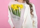 Купить Букет из 5 нарциссов в  с бесплатной доставкой: цена, фото, описание