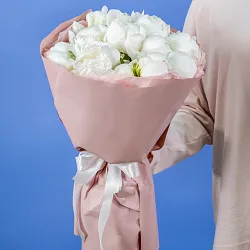 Купить Букет из 13 белых пионов (Премиум) в  с бесплатной доставкой: цена, фото, описание