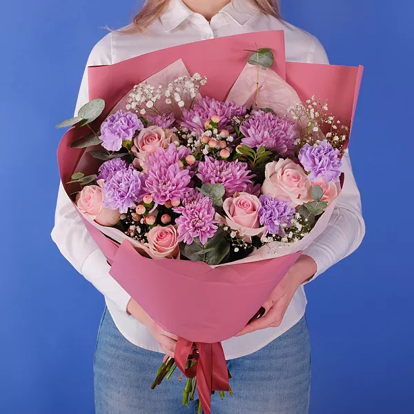 Купить Букет «Луна» из диантусов, кустовых хризантем и роз в  с бесплатной доставкой: цена, фото, описание