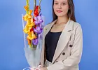 Купить Букет из 3 гладиолусов микс в упаковке в  с бесплатной доставкой: цена, фото, описание