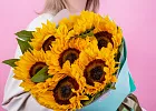 Купить Букет из 7 подсолнухов в  с бесплатной доставкой: цена, фото, описание
