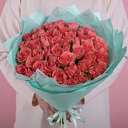 Купить Букет «51 коралловая роза Кения» в Санкт-Петербурге с бесплатной доставкой: цена, фото, описание
