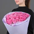 Букет из 25 розовых роз 60 см (Россия) в упаковке