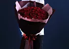 Купить Букет из 51 красной розы 60-70 см (Эквадор) в Санкт-Петербурге с бесплатной доставкой: цена, фото, описание