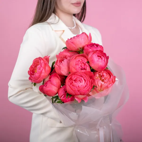 Купить Букет из 15 коралловых пионов (Премиум) в  с бесплатной доставкой: цена, фото, описание