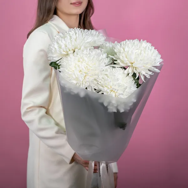 Купить Букет из 7 белых хризантем экстра в  с бесплатной доставкой: цена, фото, описание