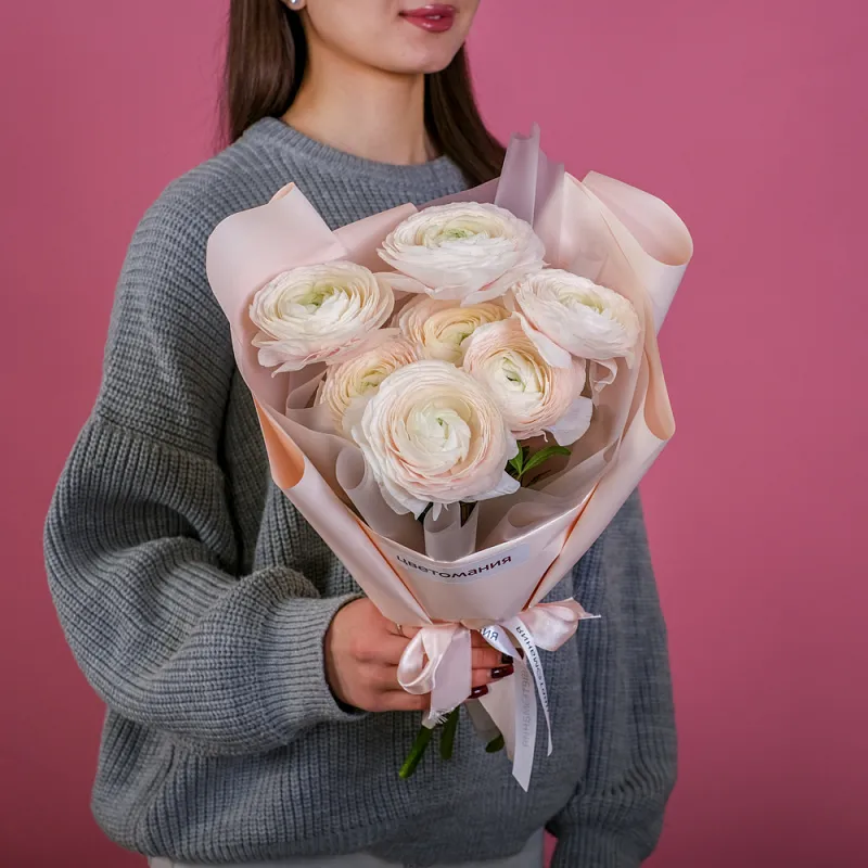 Букет из  7 ранункулюсов