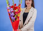 Купить Букет из 5 гладиолусов микс в упаковке в  с бесплатной доставкой: цена, фото, описание