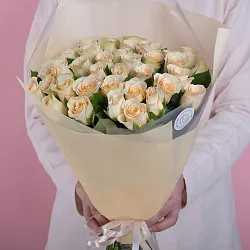 Купить Букет «35 кремовых роз Кения» в Санкт-Петербурге с бесплатной доставкой: цена, фото, описание