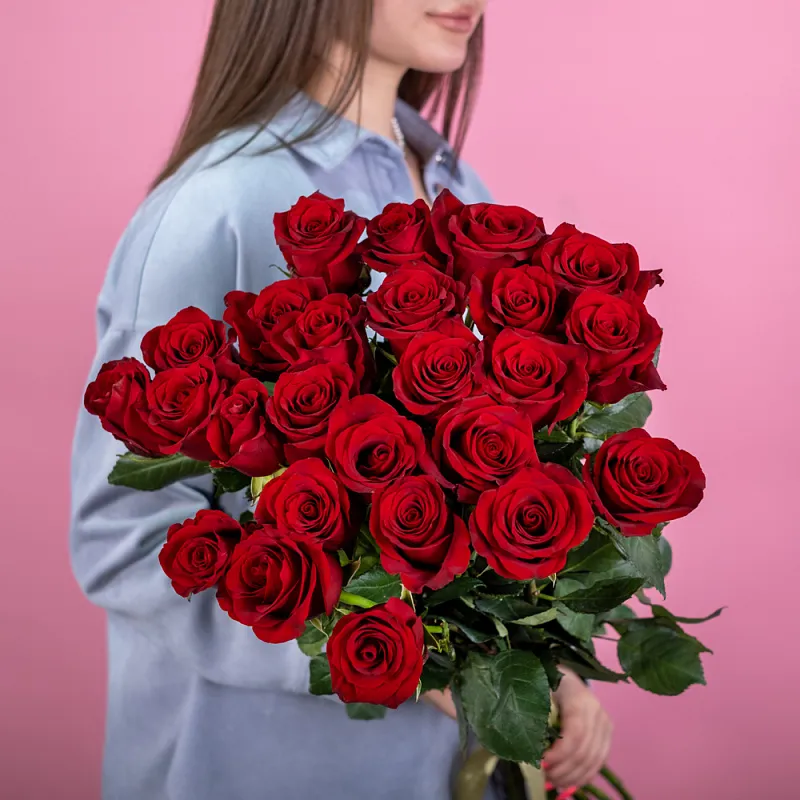 Красные розы (Эквадор) 70 см поштучно