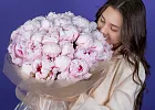 Купить Букет из 35 розовых пионов (Премиум) в  с бесплатной доставкой: цена, фото, описание
