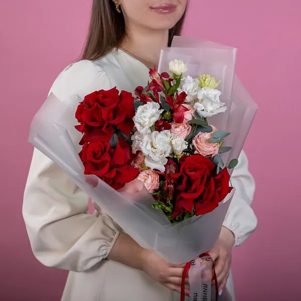 Купить Букет «Между нами любовь» в  с бесплатной доставкой: цена, фото, описание