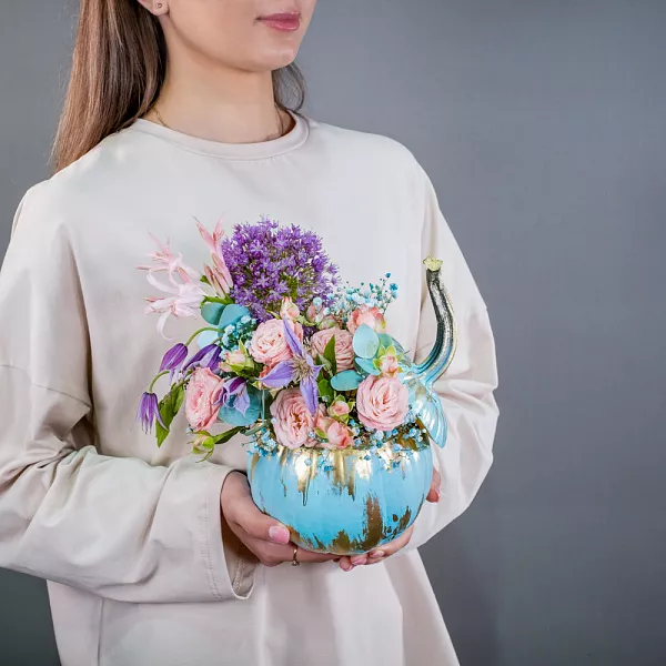 Купить Композиция в тыкве «Голубой лазурит» в  с бесплатной доставкой: цена, фото, описание