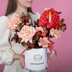 Купить Композиция в шляпной коробке «Каприз» в  с бесплатной доставкой: цена, фото, описание