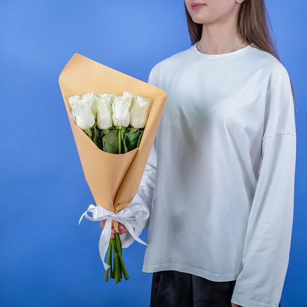 Купить Букет из 9 белых роз 50 см (Эквадор) в  с бесплатной доставкой: цена, фото, описание