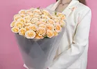 Купить Букет их 15 кремовых кустовых роз 60 см в  с бесплатной доставкой: цена, фото, описание